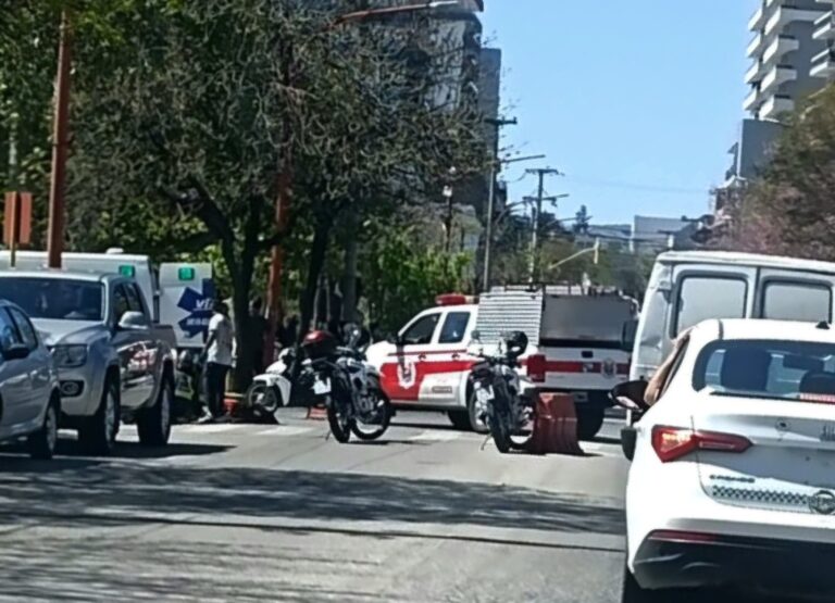 Otro choque en una peligrosa esquina: dos mujeres fueron hospitalizadas
