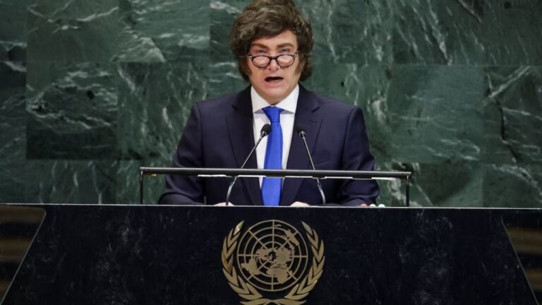 Vuelve Milei con más deuda bajo el brazo