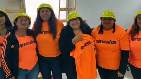 Mujeres con Oficios: Se dice albañila», porque antes no había mujeres en la construcción