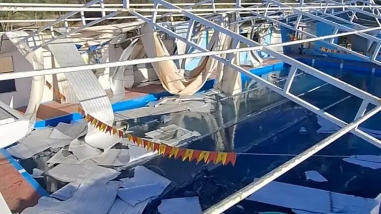 Fuertes vientos se llevaron el techo del natatorio de Despeñaderos