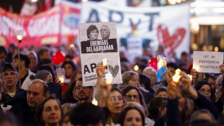 Garrahan: familiares de pacientes afirman su rechazo al veto de la Ley de Emergencia Pediátrica