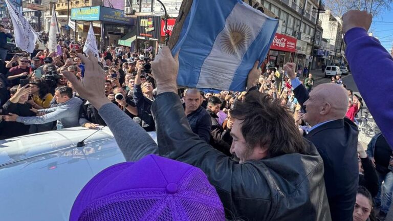 Cael la imagen de Milei y su principal candidato en las elecciones de octubre es denunciado por vínculos con el narcotráfico