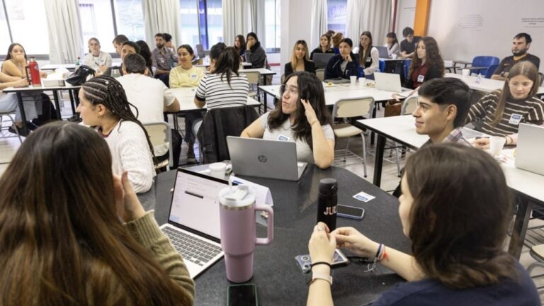 Estudiantes y organizaciones crearon historias con datos públicos en Córdoba