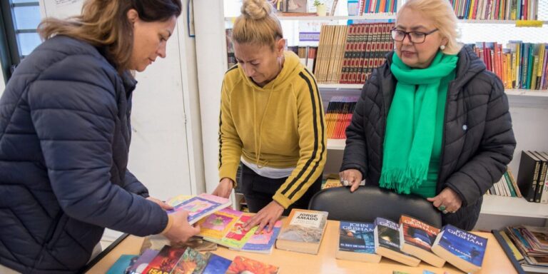 La Biblio te cuenta 2025: la Feria del Libro llega a los barrios de Córdoba hasta el 19 de octubre