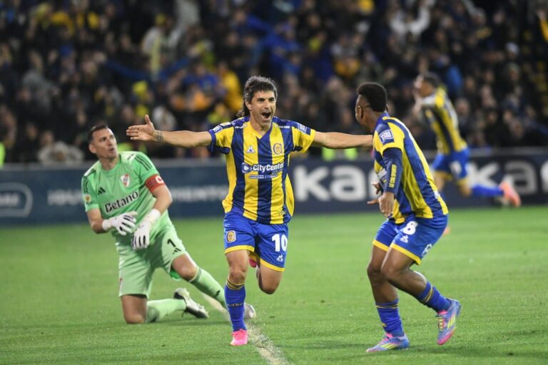 Rosario Central se lo dio vuelta a River y festejó en Arroyito