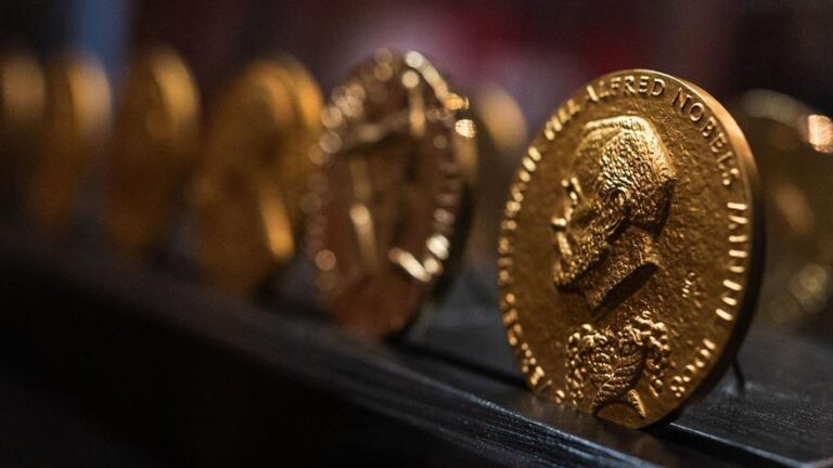 Quién puede ser candidato al Premio Nobel de la Paz? Stalin, Mussolini y Hitler lo fueron