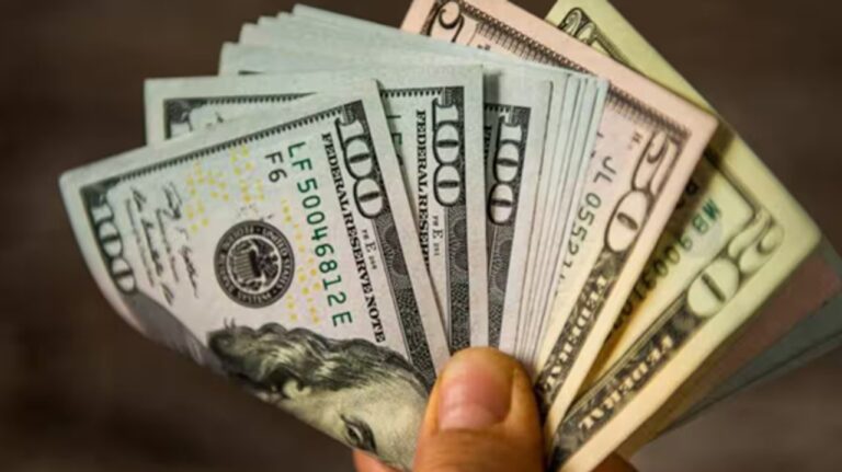 El dólar bajó tras el impacto de la intervención directa de Estados Unidos