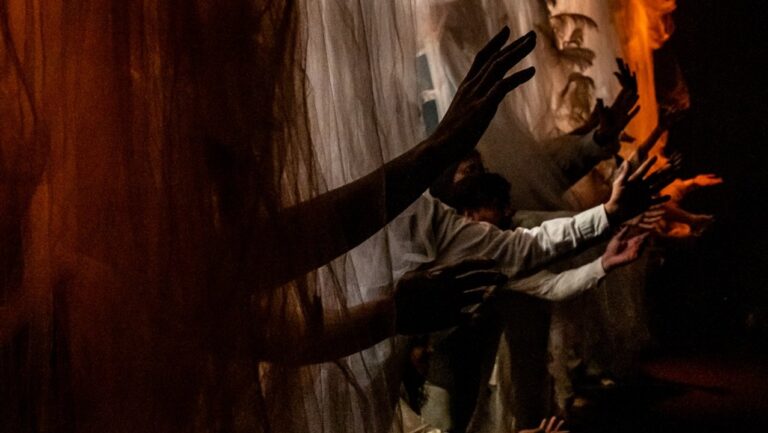 Danza y canto coral en Córdoba: L E V E presenta una única función en el Teatro Real