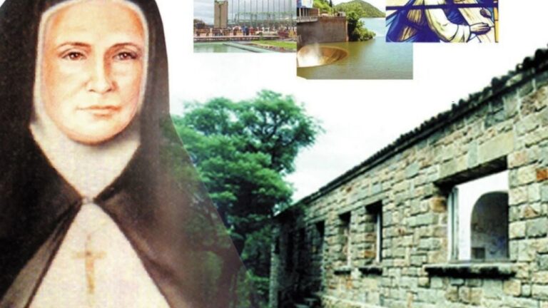 El paseo de la Madre Tránsito, diseñado en 2002 como un circuito turístico-religioso