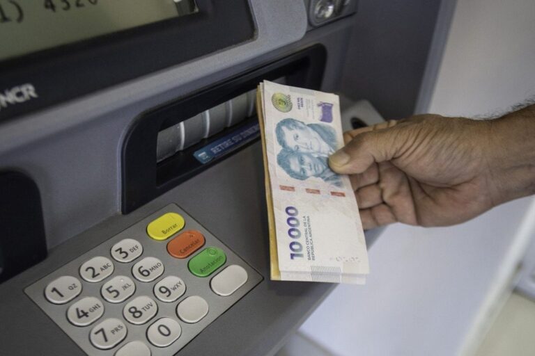 Córdoba: anuncian la fecha de pago del bono de $100 mil para los jubilados provinciales