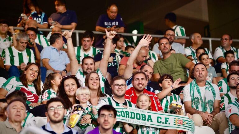 Córdoba CF-Cultural Leonesa | Las imágenes de la afición en El Arcángel