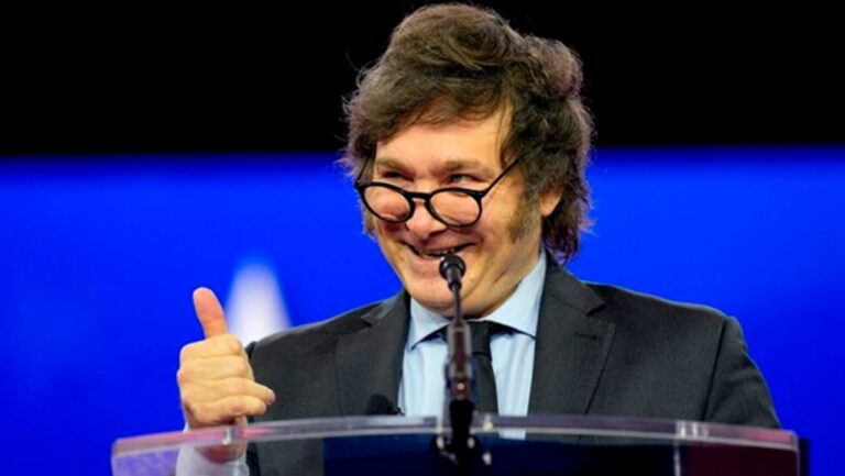 Milei antes del encuentro con Trump: «Nos van a salir dólares por las orejas»