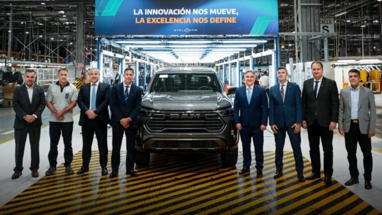 RAM Dakota: Córdoba produce por primera vez una pick-up americana para exportación