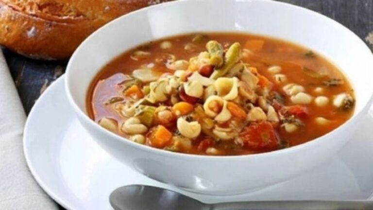 Cómo hacer sopa minestrone casera