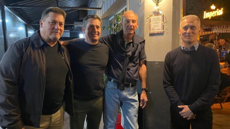 Homenajearon al artista Raúl Ingaramo con una placa en Punta Hidalgo