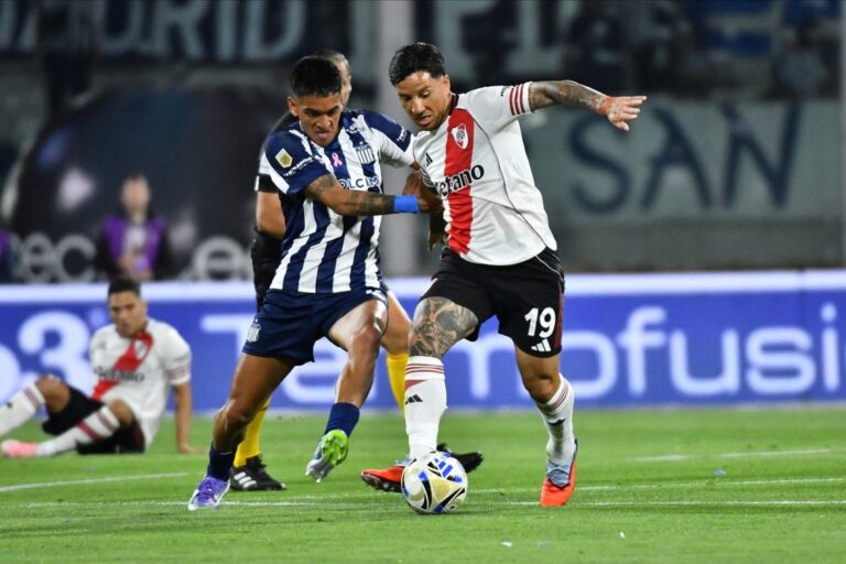 Talleres cayó ante River en el Kempes y sigue complicado con el descenso