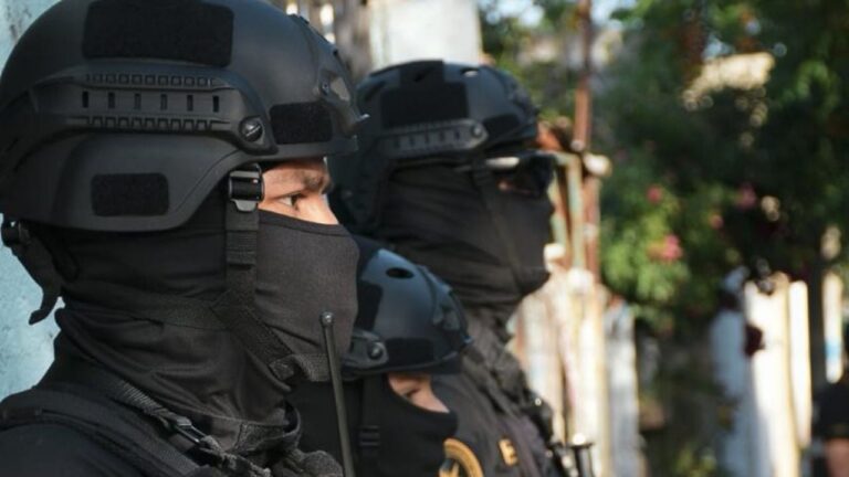 Detuvieron a un hombre por usar una tarjeta robada para hacer compras