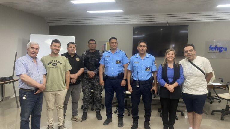 Reunión entre la Hotelera y la Policía de cara a la temporada de verano