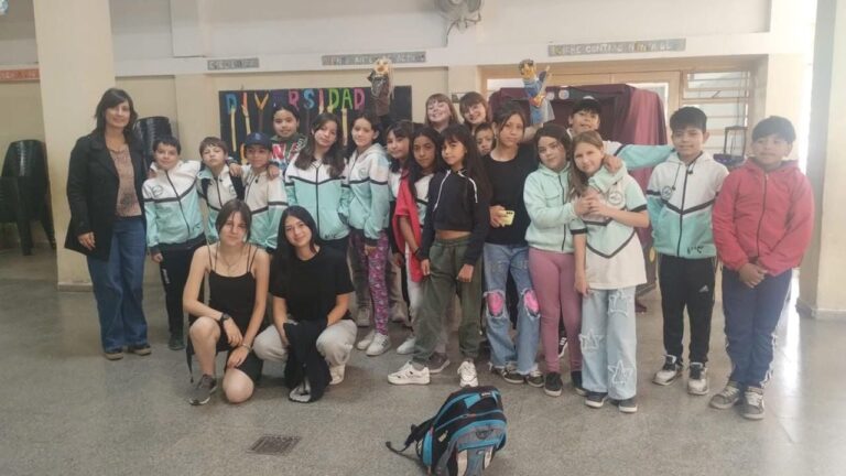 Alumnos realizaron un proyecto sobre Luis Alberto Spinetta