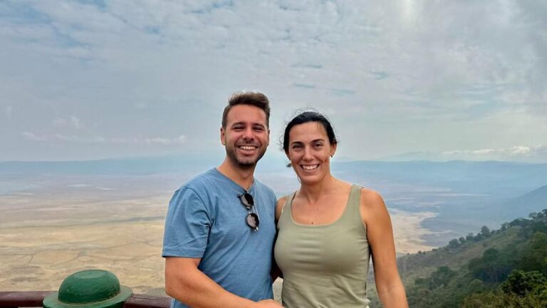 Cordobeses atrapados en Tanzania: reubicados en un hotel, sin vuelo de vuelta e incomunicados tras su luna de miel