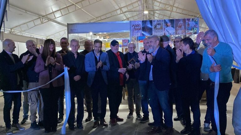 La Feria Internacional del Libro abrió su segunda edición con una jornada multitudinaria