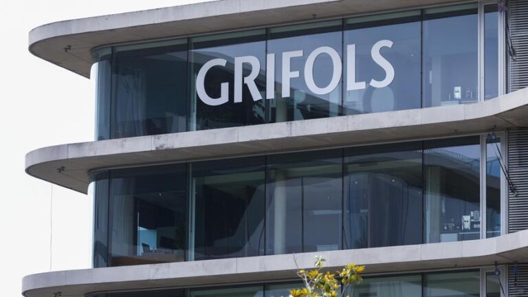 Grifols gana 304 millones hasta septiembre, un 245% más que en 2024