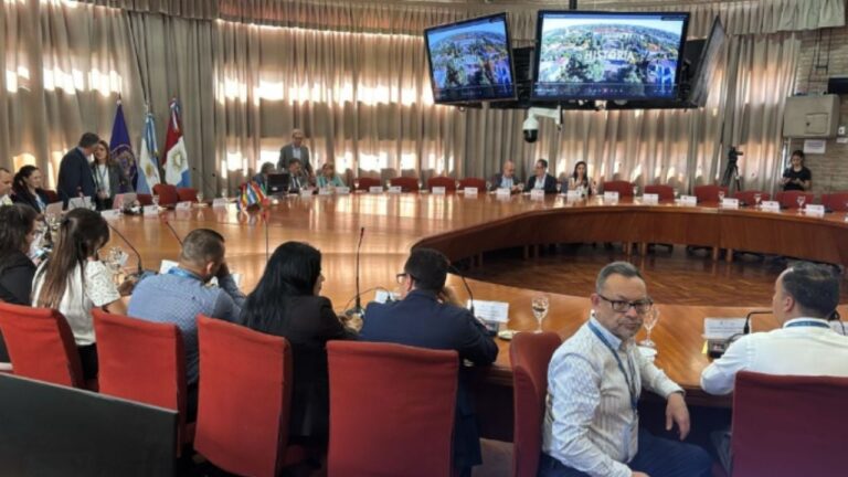 La Defensoría del Pueblo impulsó acciones sobre género, ambiente e inteligencia artificial