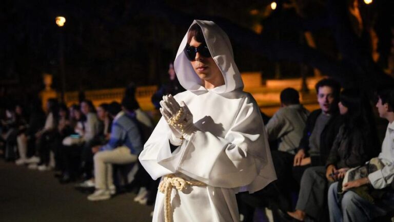 La fiesta de Rosalía en tres movimientos: el abogado de Sijena, el taxi de Belén Esteban y la alarma de Protección Civil