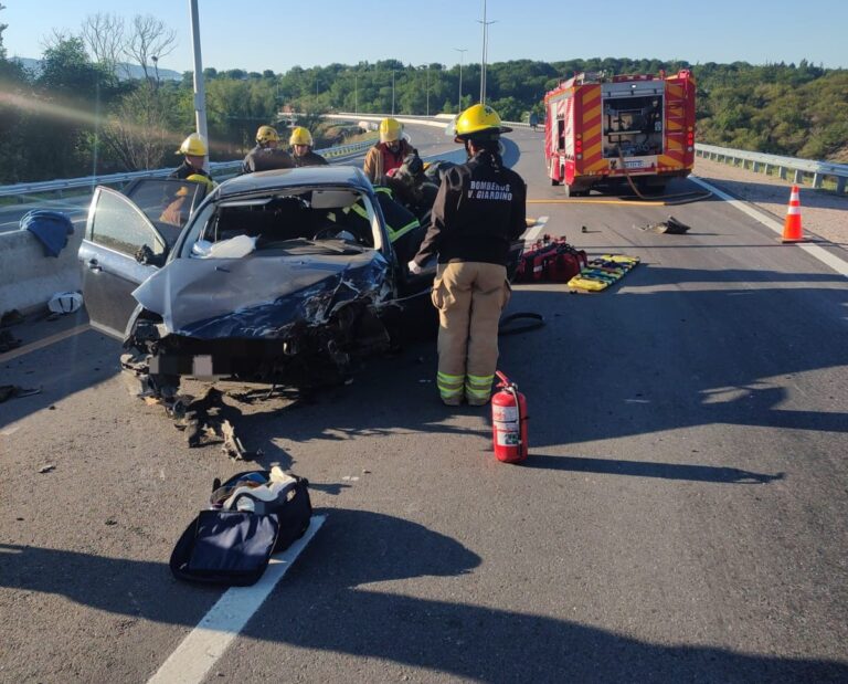 Autovía Punilla: Perdió el control, impactó en el guardarraíl y sufrió heridas