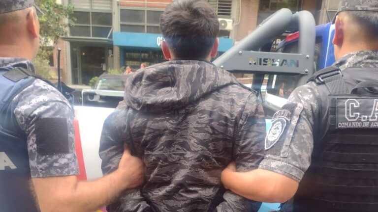 Hartazgo: vecinos atraparon a un motochorro que no paraba de robar en Nueva Córdoba