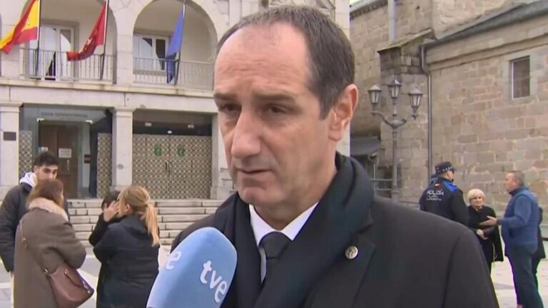 El alcalde de Alpedrete (Madrid) asegura que el autor del crimen «quería mucho a su mujer» y después lamenta que sus palabras sean «malinterpretadas»