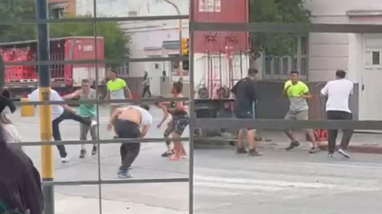 De no creer: una patota asaltó a repartidores y desató una batalla campal