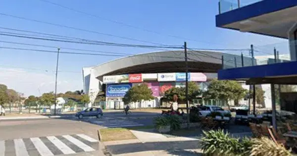 Salió a correr, se desplomó frente al Anfiteatro de Villa María y murió