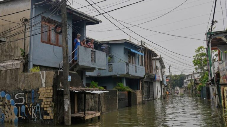 Cerca de 600 muertos debido a las inundaciones en el sur de Asia