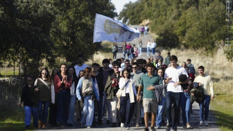 Los jóvenes de Villanueva de Córdoba y Pozoblanco hacen suya la coronación de la Virgen de Luna