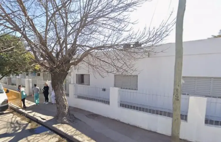 La Calera: suspenden las clases en una escuela tras hallar una sustancia blanca